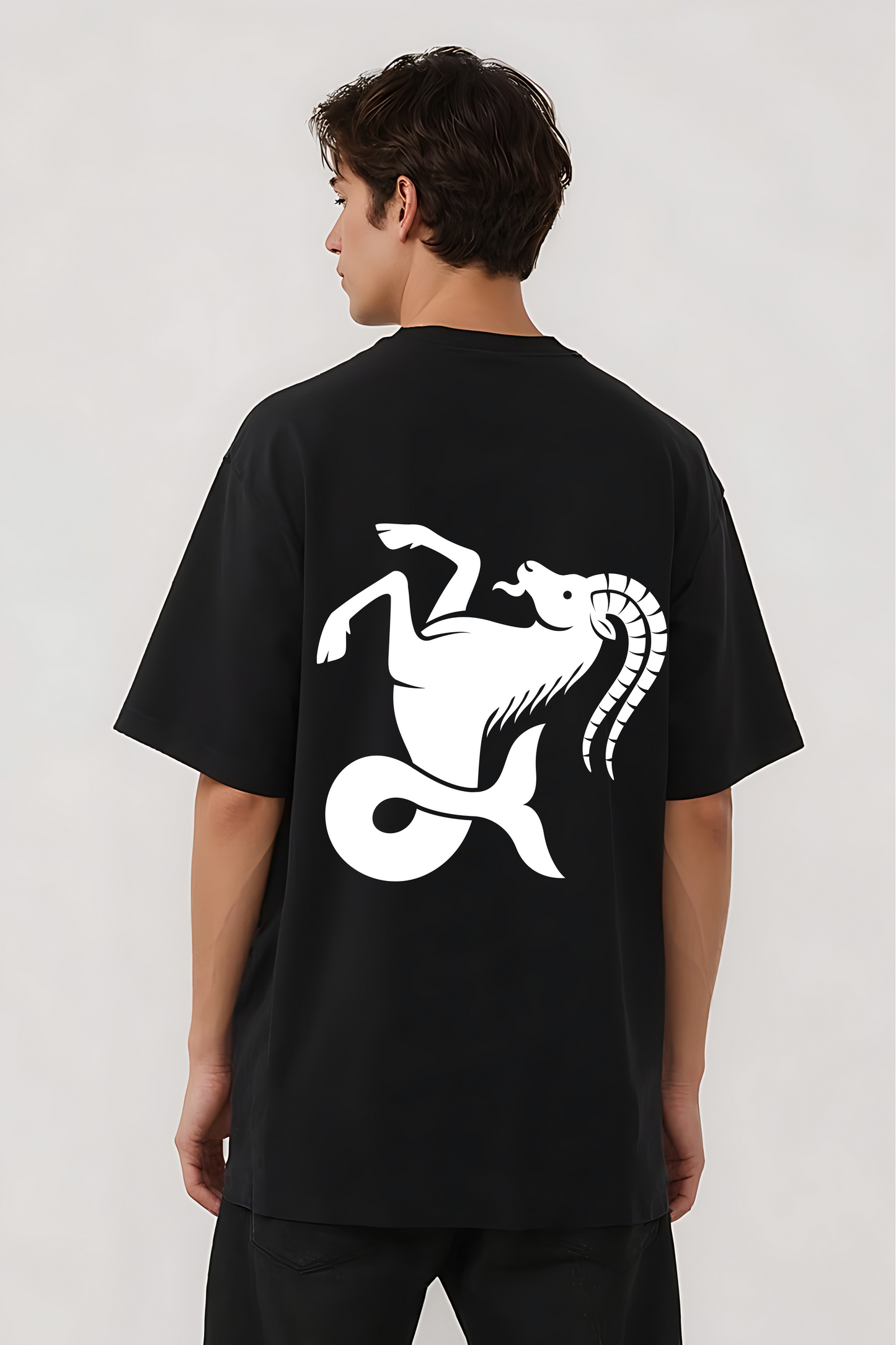 CAPRICORN OVERSIZED TEE BLACK