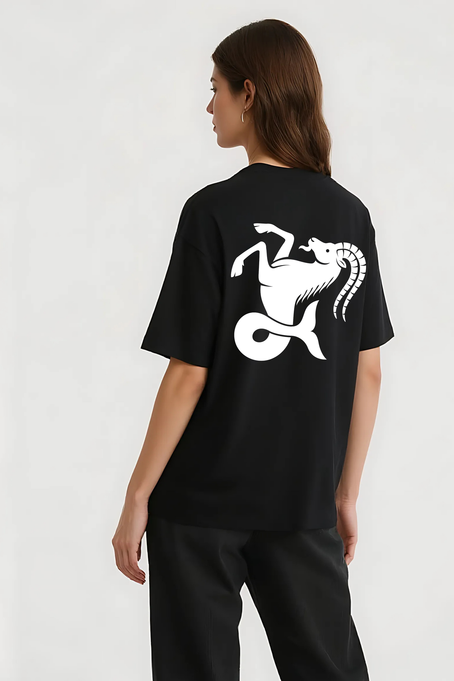 CAPRICORN OVERSIZED TEE BLACK
