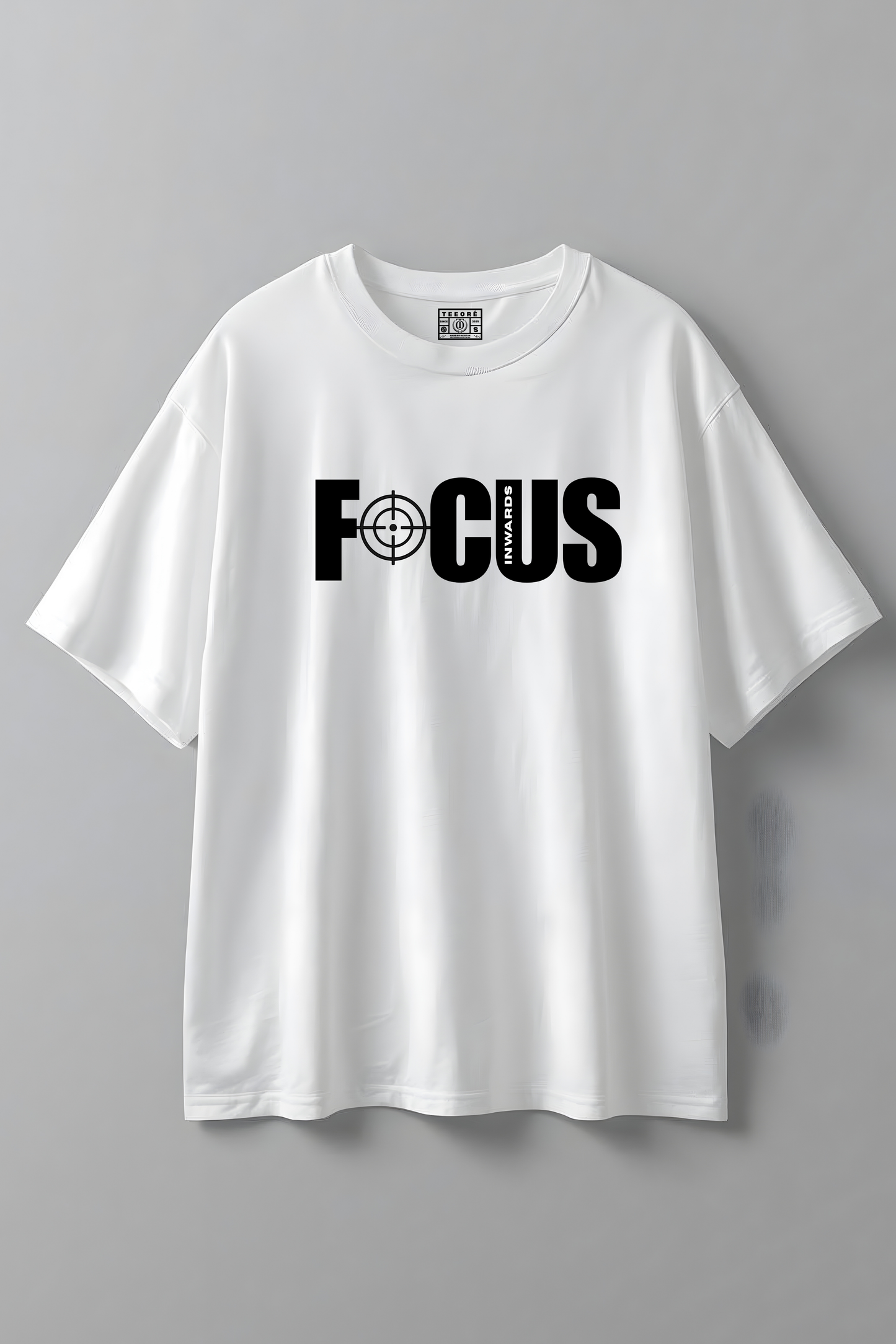 FOCUS INWARDS OVERSIZED T-SHIRT